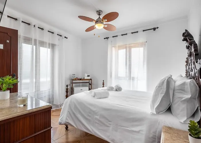 Carepa -nazaré, Steps From The Maison d'hôtes Nazaré