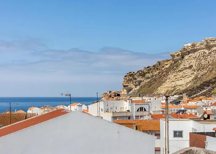 Carepa -nazaré, Steps From The Maison d'hôtes Nazaré