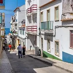 Guest house Carepa -nazare, Steps From The Nazare
