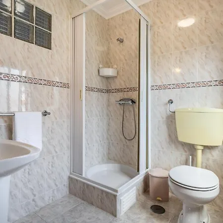 Carepa -nazare, Steps From The Konukevi